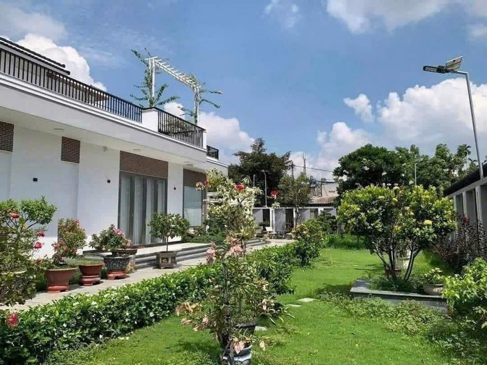 Gấp bán biệt thự (25.5x28m) 1/ cách MT Nguyễn Thị Thảnh, Thới Tam Thôn, Hóc Môn