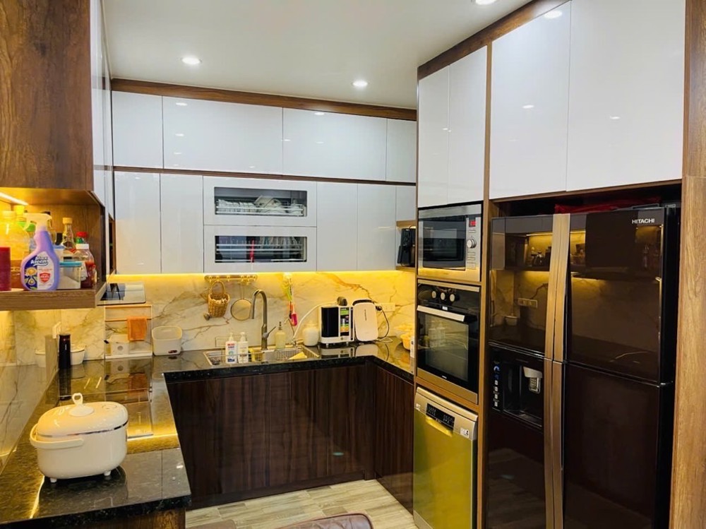 LẠC LONG QUÂN CẦU GIẤY Ô TÔ NGỦ TRONG NHÀ 40M x5 TẦNG MẶT TIỀN 5M-17,2 TỶ,FULL NỘI THẤT