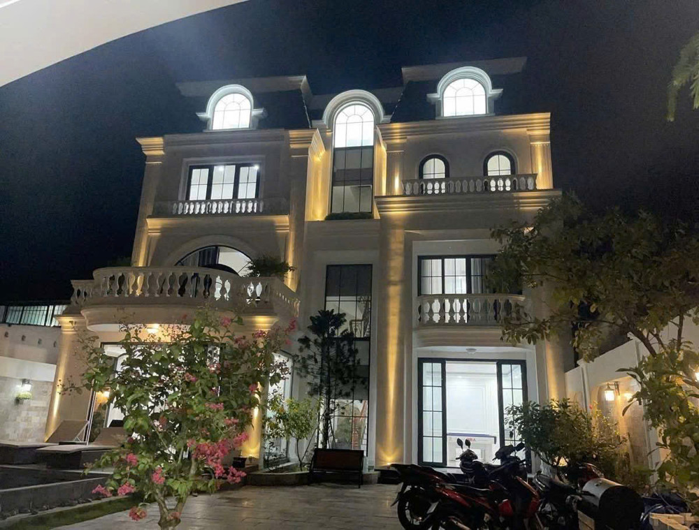 SIÊU BIỆT THỰ NGAY CÔNG VIÊN VÕ THỊ SÁU Q.12  THANG MÁY RIÊNG GIÁ 30T