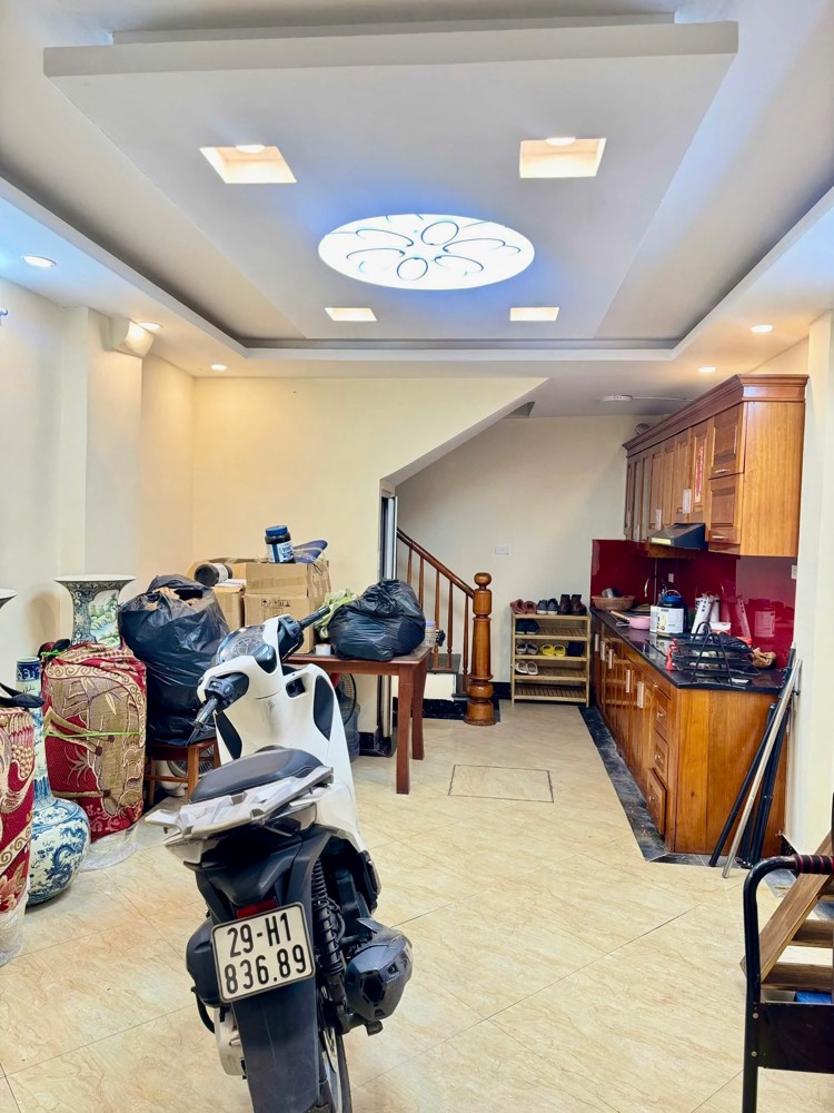 Bán Nhà Hào Nam 30m2. 6 tầng. mặt tiền 3.9m. giá 9.65 Tỷ Đống Đa Hà Nội