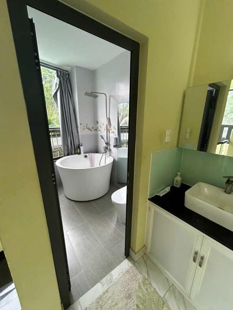 CẦN BÁN NHÀ SÂN VƯỜN MINI SIÊU RỘNG - CÓ THU NHẬP SẴN - PHƯỜNG PHÚ HỮU- Q9 - HỒ CHÍ MINH