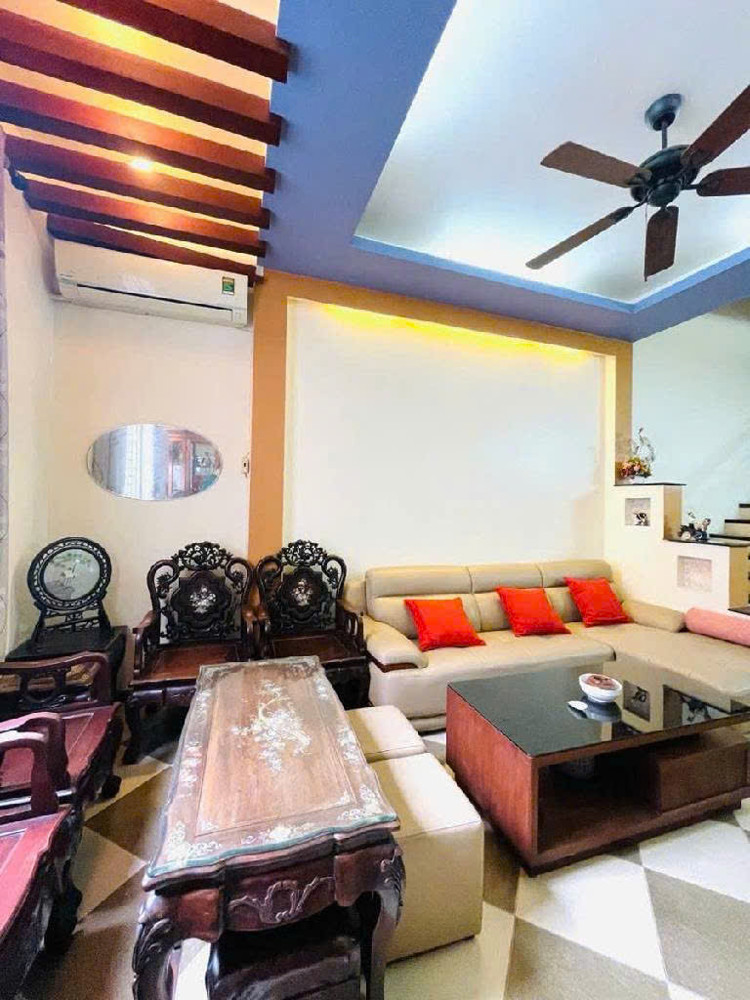 Bán nhà phố Vĩnh Phúc - Ba Đình - Ô tô ngủ trong nhà - 50m , 5 tầng , mt 4m - Giá vào việc 20 tỷ