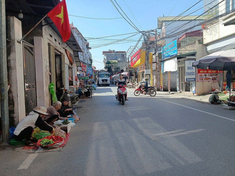 CC EM CẦN BÁN CĂN NHÀ 4 TẦNG MỚI TINH - ĐỨC THƯỢNG - HOÀI ĐỨC - HÀ NỘI.
44M Ô TÔ LÙI TẬN CỬA. 150M