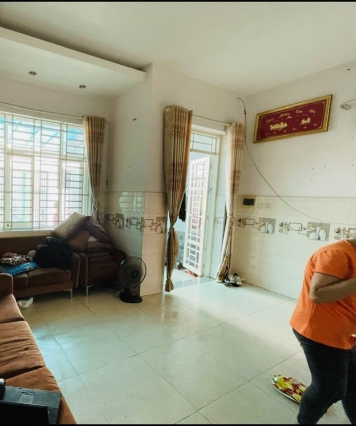 Bán nhà đường Tân Hoà 2, Hiệp Phú. Q9, TP HCM. DT 75 m2,  3 tầng, 4PN, SH. Giá  5.6 tỷ