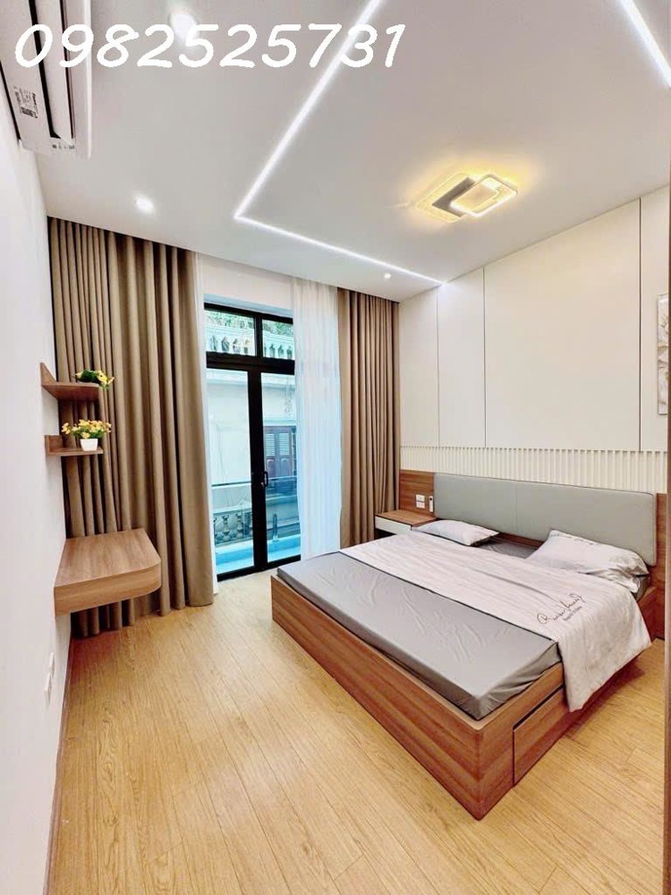 Bán nhà Hoàng Văn Thái - Ô tô vào nhà - 15,9 tỷ 45m2 5 tầng - sổ đỏ nở hậu