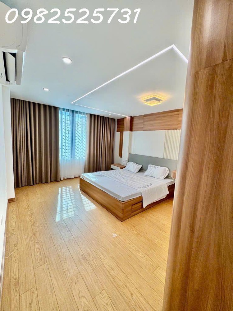 Bán nhà Hoàng Văn Thái - Ô tô vào nhà - 15,9 tỷ 45m2 5 tầng - sổ đỏ nở hậu