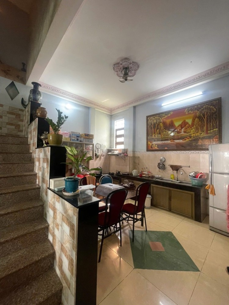 Bán nhà  đường Số 1, Thủ Đức, TP HCM. DT 115m2, 3 tầng, 5PN, SH, 9.3 tỷ. LH: 0933125879