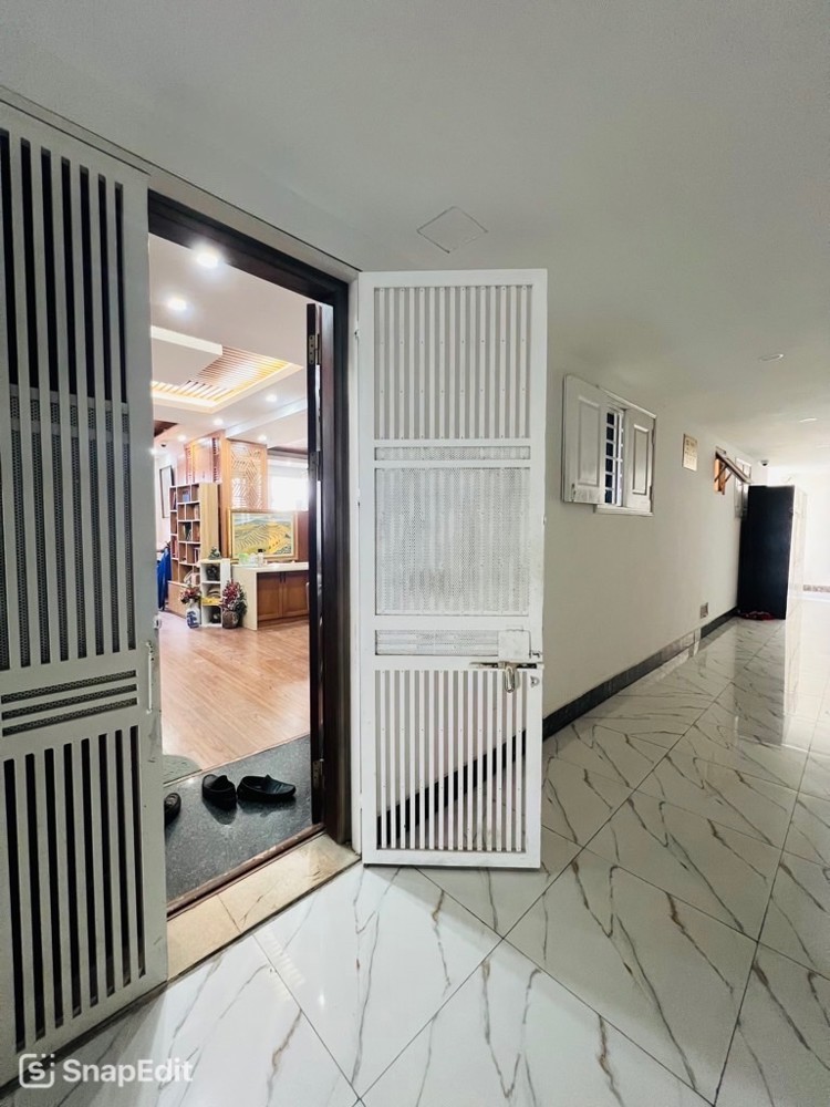 CHUNG CƯ 335 CẦU GIẤY DT 125M 3 NGỦ 2 BAN CÔNG,NHÀ ĐẸP GIA CHỈ 9,2 TỶ-73 TR/M2