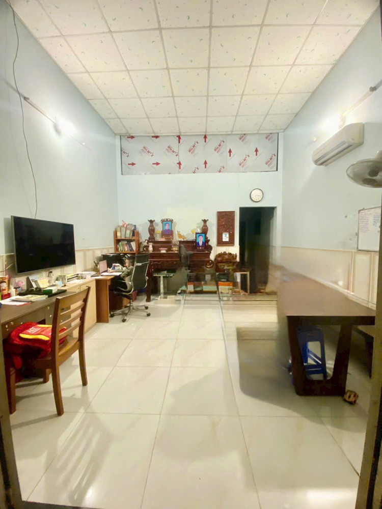 BÁN NHÀ  SHR 4,2X14M TRUNG MỸ TÂY Q12 HẺM XE HƠI GẦN TÂN BÌNH CHỈ 3,3 TỶ TL