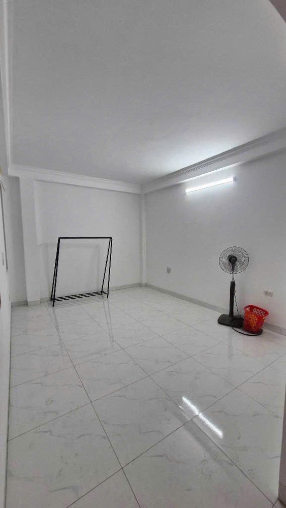 BÁN NHÀ GIA QUẤT LONG BIÊN, OTO, NGÕ THÔNG,Ô CHỜ THANG MÁY,DÂN XÂY,45M