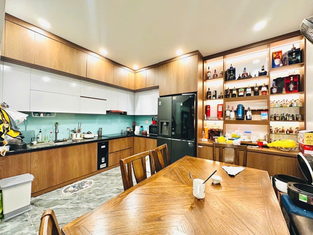 BÁN NHÀ NGỌC THUỴ LONG BIÊN,OTO ĐỖ CỔNG,FULL NỘI THẤT,GẦN CHỢ,TRƯỜNG 40M