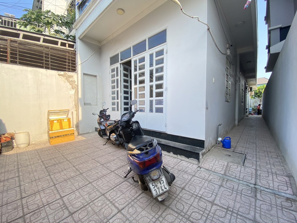 Bán Lô Đất Tặng Dãy Căn Hộ Dịch Vụ Mặt Tiền Hẻm 686 Quốc Lộ 13, Hiệp Bình Phước , Thành Phố Thủ Đức