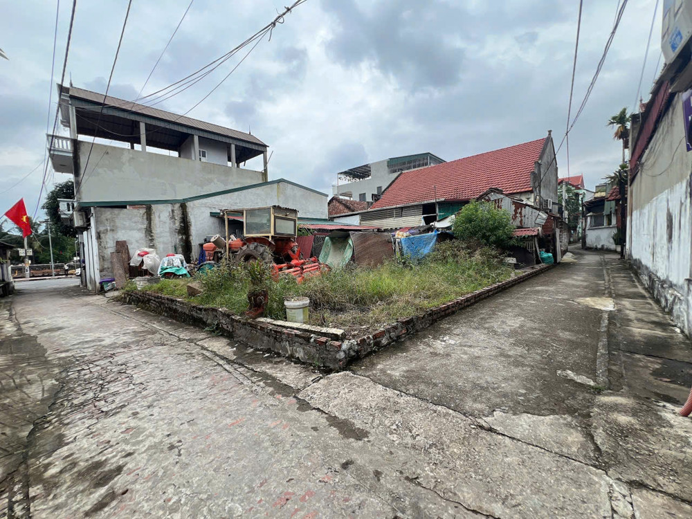 CC CẦN BÁN LÔ ĐẤT 43.7 MÉT Ở PHƯƠNG ĐÌNH - ĐAN PHƯỢNG- HÀ NỘI.
NGÕ THÔNG. Ô TÔ QUA ĐẤT.
GIÁ ĐẦU