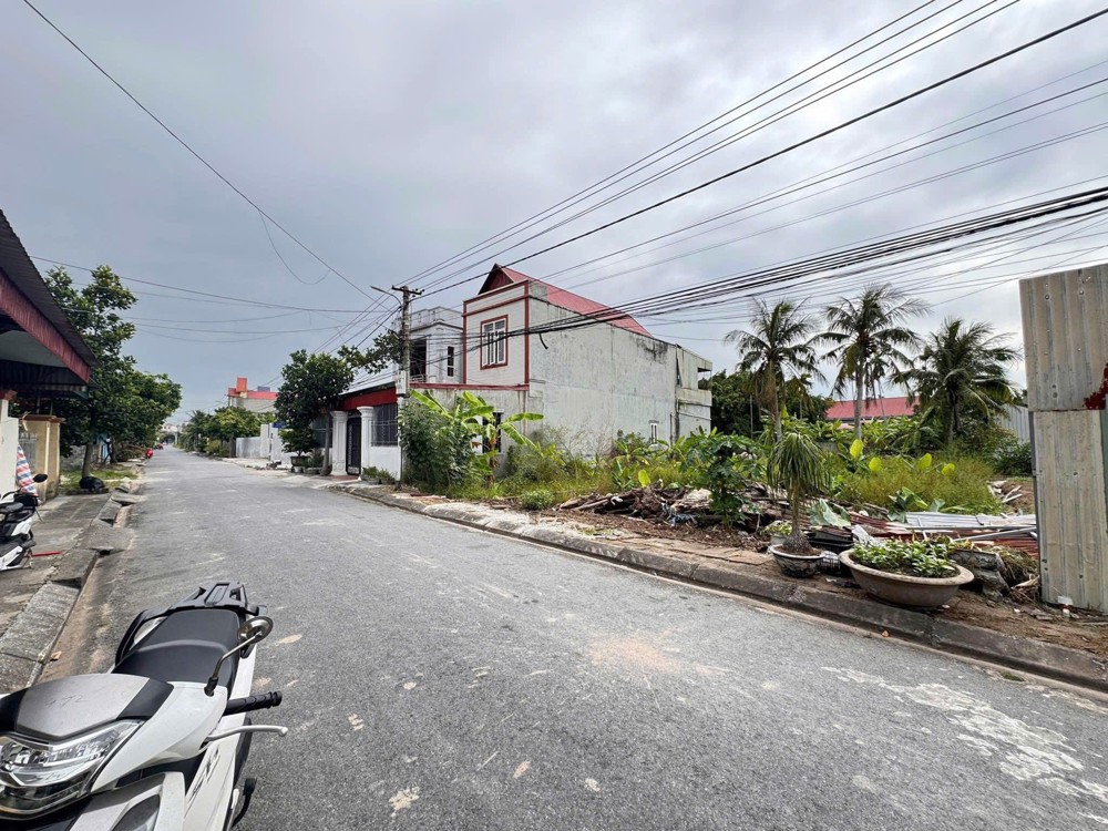 250M² – NGANG 10M – CHIA 2 LÔ ĐẸP – ĐƯỜNG 11M GIÁ CHỈ 18.X TRIỆU/M² – ZALO 0567 222 555