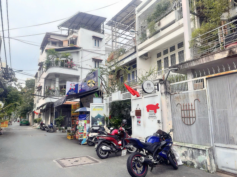 CHÍNH CHỦ 1 ĐỜI - BÁN NHÀ 3 TẦNG HXH 8M Đ.TRƯỜNG SA, QUẬN 3 - NGANG HIẾM 5,5M*20M - XUNG QUANH DÂN