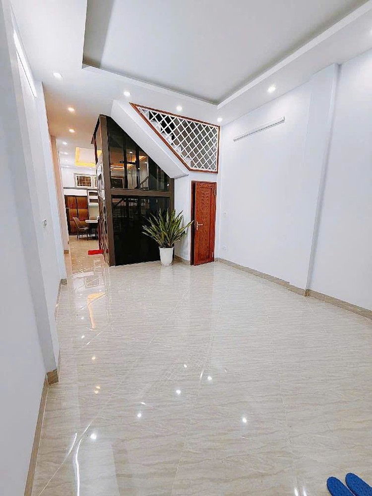 Bán nhà riêng Kim Đồng Hoàng Mai, giá 16.5 tỷ, dt 48m2, thang máy, siêu đẹp