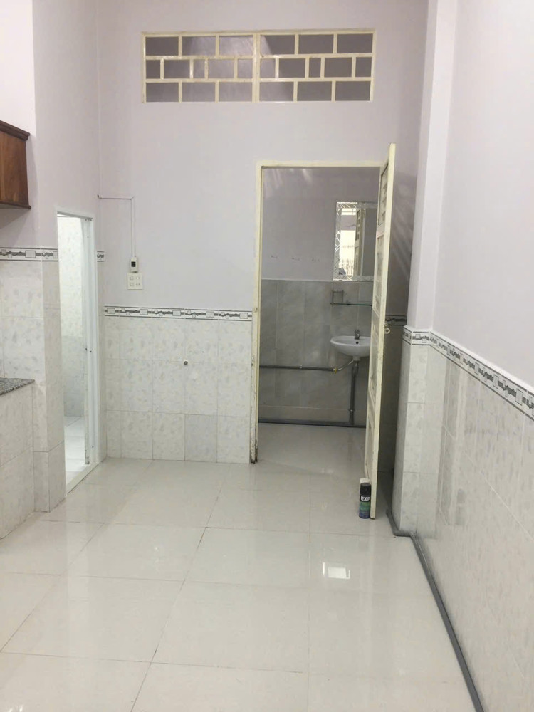 73. Nhà 5 triệu 2 phòng ngủ Phạm Ngọc Hưng