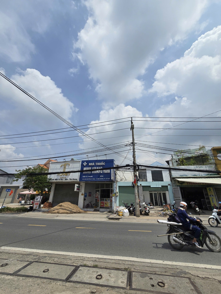 Đầu Tư Chiến Lược, Mặt Tiền Nguyễn Duy Trinh, TP. Thủ Đức, Tổng 1865 m2, Thổ Cư Lớn, Giá 110 Tỷ