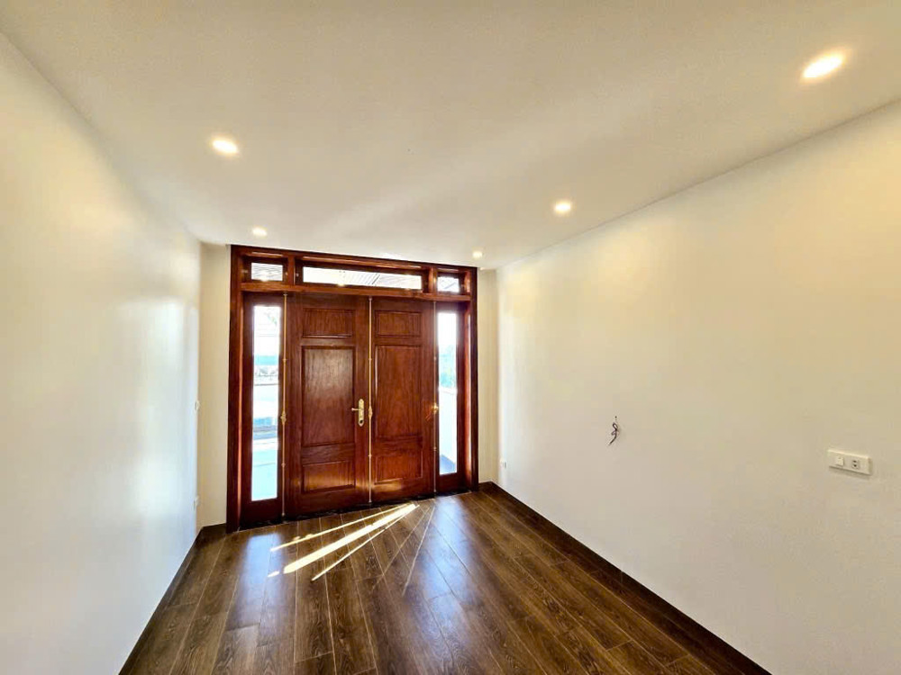 Bán nhà Phố Tôn Đức Thắng, 41m2, Gần Mặt Phố, Ba Gác Đỗ Cửa,  Giá: 13.75 Tỷ, Lh: 0396935190