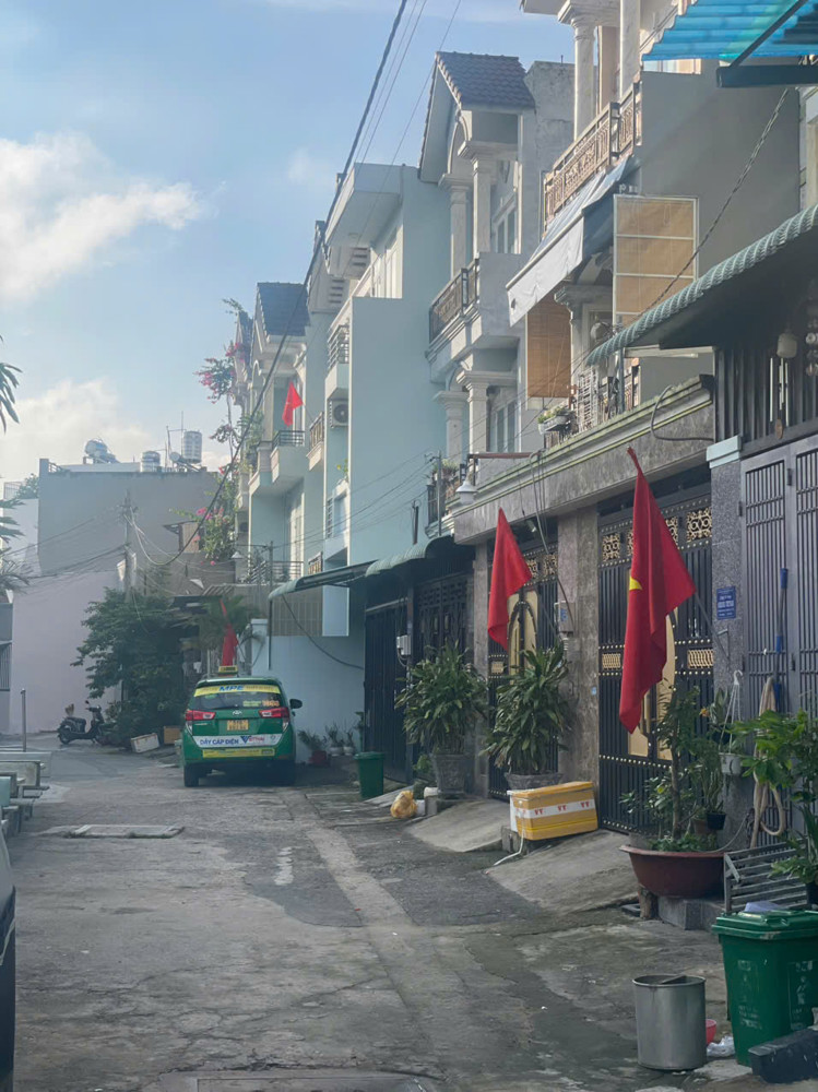 NHÀ ĐẸP GIÁ CỰC RẺ P. TRUNG MỸ TÂY, Q12 – TRỆT LẦU ĐẸP MỚI – PHÁP LÝ CHUẨN CHỈNH!