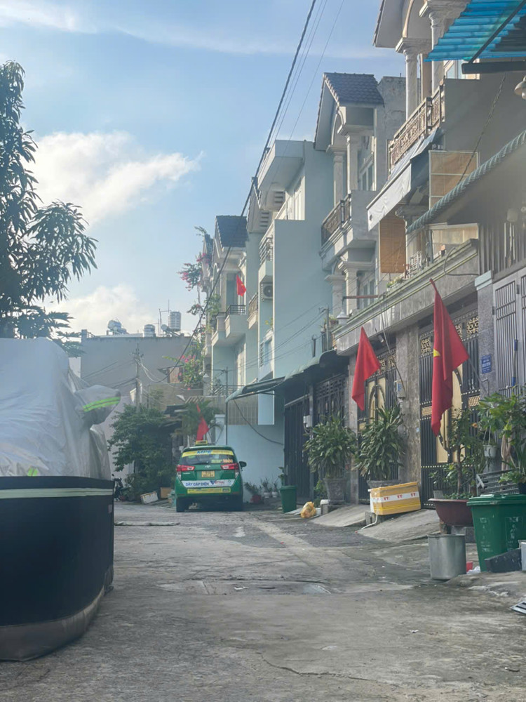 NHÀ ĐẸP GIÁ CỰC RẺ P. TRUNG MỸ TÂY, Q12 – TRỆT LẦU ĐẸP MỚI – PHÁP LÝ CHUẨN CHỈNH!