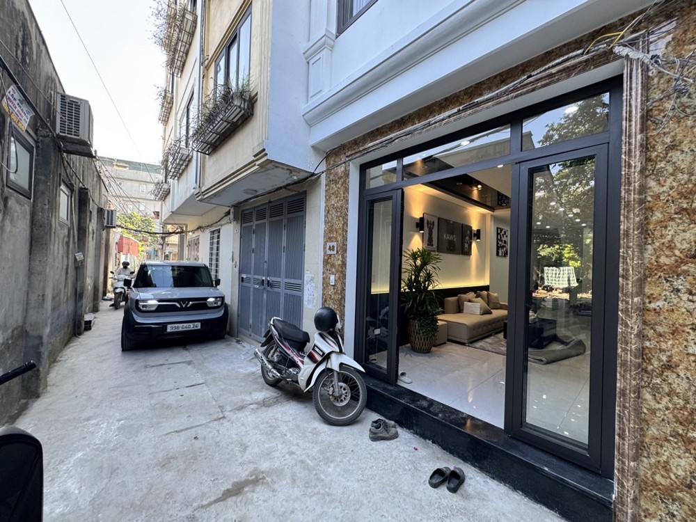 🏡 HÀNG HIẾM – Dương Văn Bé – 43m – 5 Tầng – Thang Máy – Lô Góc – Ô Tô VF3 Đỗ Cửa - 12.x Tỷ