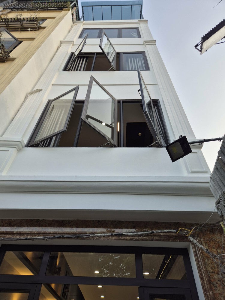 🏡 HÀNG HIẾM – Dương Văn Bé – 43m – 5 Tầng – Thang Máy – Lô Góc – Ô Tô VF3 Đỗ Cửa - 12.x Tỷ