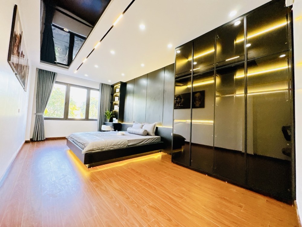 🏡 HÀNG HIẾM – Dương Văn Bé – 43m – 5 Tầng – Thang Máy – Lô Góc – Ô Tô VF3 Đỗ Cửa - 12.x Tỷ