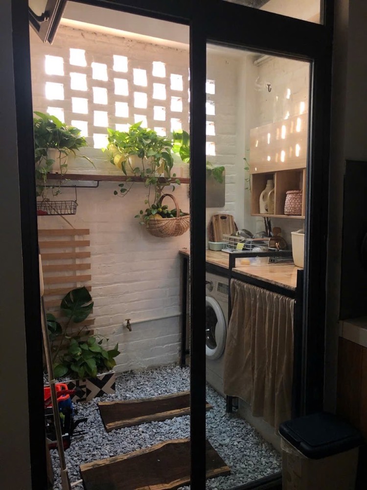 Bán nhà 2T Ngọc Thuỵ, nhà đẹp 46m x 4m ở luôn, oto tránh ngay cổng. chỉ nhỉnh 5 tỷ còn tl. LH