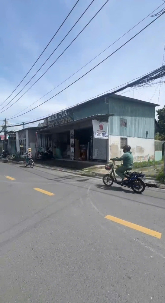 GẤP BÁN NHÀ CẤP 4 (10x20) 2MT NHỰA THÔNG LIÊN XÃ, HM - VỊ TRÍ VÀNG