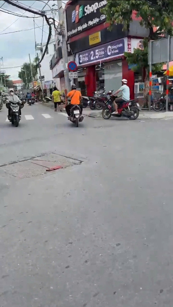 NHÀ XƯỞNG SIÊU ĐẸP (1.100M²) – NGAY NGÃ TƯ TÔ KÝ THỚI TAM THÔN 18, HÓC MÔN