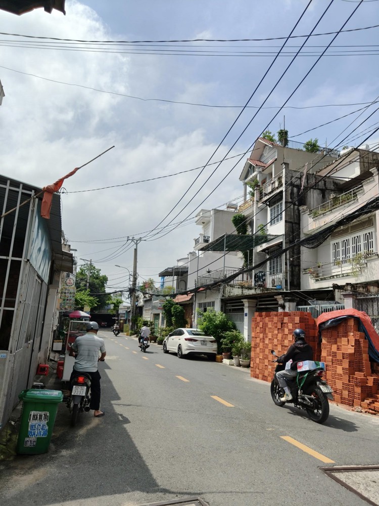 Bán nhà mặt tiền 10x45m giá 14,5 tỷ Đường Tân Thới Hiệp 14