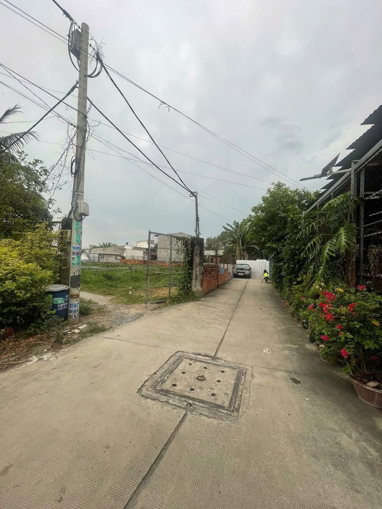 Bán đất đẹp 22x66m giá 20 tỷ Xuân Thới Đông