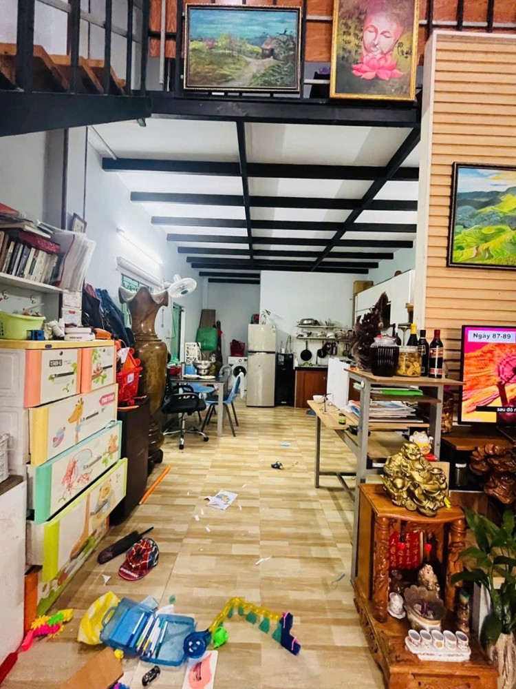 Bán nhà  đường Số 44, Phước Long A, Q.9, TP HCM. DT 110 m2, 2 tầng, 2PN, SH. Giá 8.9 tỷ