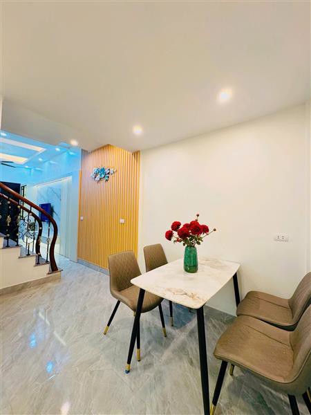 BÁN GẤP ĐẠI TỪ, HOÀNG MAI, NHÀ ĐẸP GẦN PHỐ NỘI THẤT XỊN, 32M2 5 TẦNG 7.9 TỶ