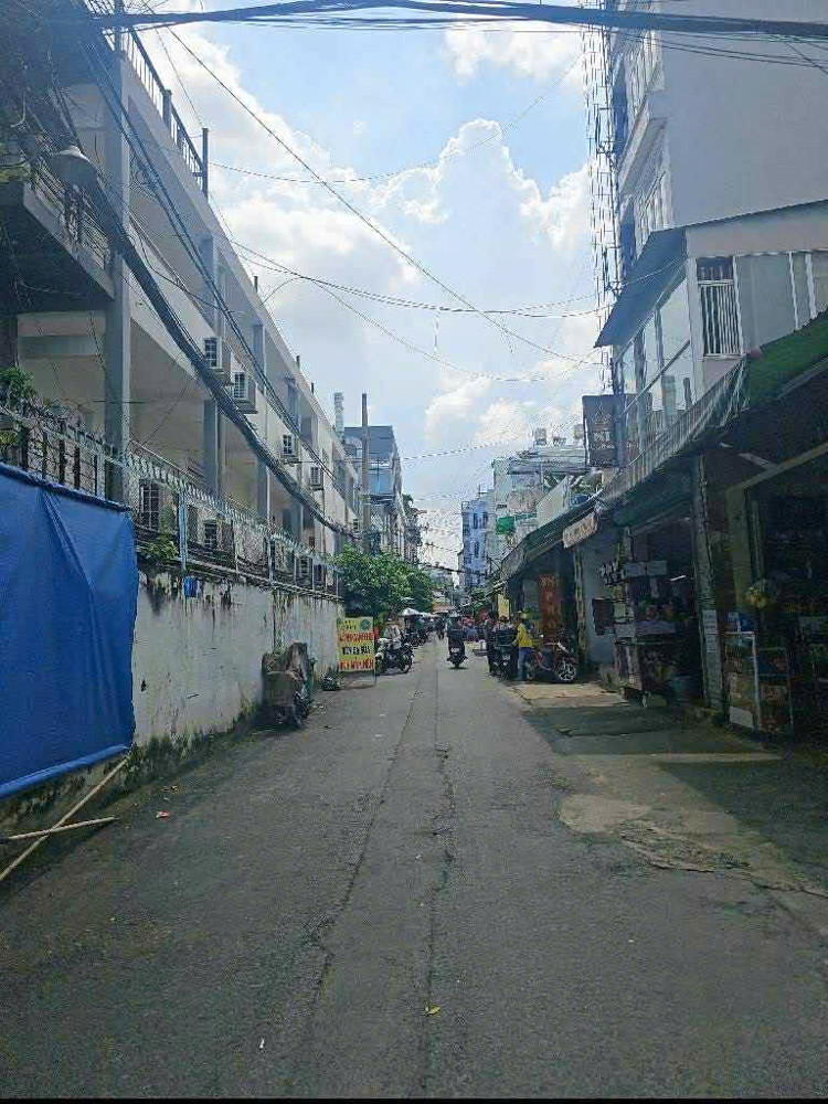 Bán nhà MT Tân Phú căn góc, ngay Đại Học Công Thương, 61m2, ngang 4.5m tiện kinh doanh chỉ 6,7 tỷ !