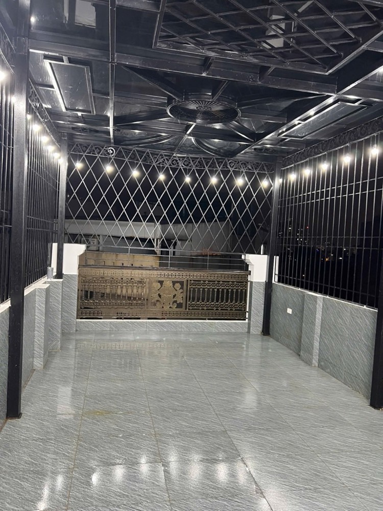 BÁN NHÀ NGÔ GIA TỰ ,OTO ĐỖ CỬA,THANG MÁY,PHÂN LÔ,ĐẸP LONG LANH,72M NHỈNH 13 TỶ