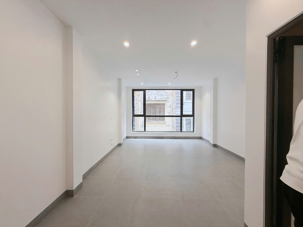 BÁN NHÀ NGUYỄN VĂN CƯ LONG BIÊN,THANG MÁY,OTO,FULL NỘI THẤT,46M NHỈNH 10 TỶ