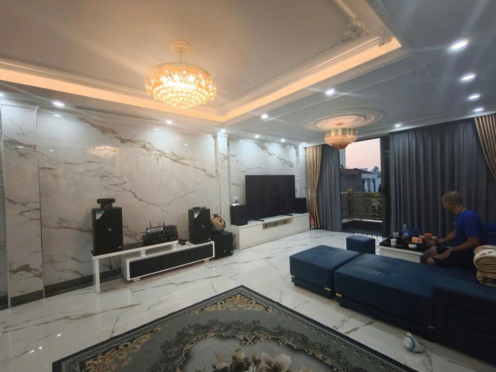 Bán nhà Nguyễn Văn Linh 96m 7 tầng thang máy ô tô tránh hơn 25 tỷ