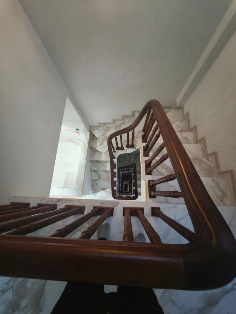 Bán nhà Nguyễn Văn Linh 96m 7 tầng thang máy ô tô tránh hơn 25 tỷ