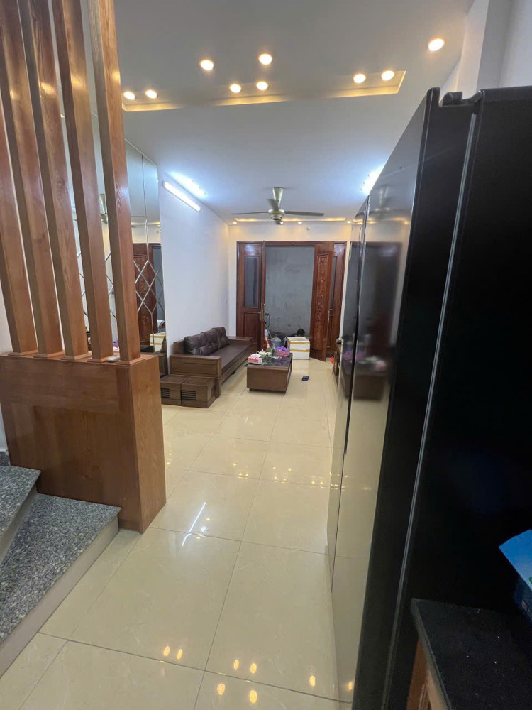 BÁN NHÀ NGỌC LÂM 33M² – 4 TẦNG – Ô TÔ ĐỖ CỬA – GIÁ 8.45 TỶ