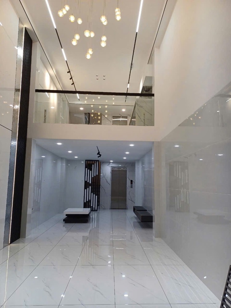 Bán rất gấp Mặt Tiền CXBH Quận 10, DT:4.5x15, T+5L Gái 18.5 tỷ TL