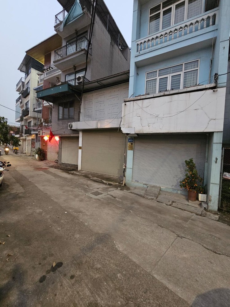 Bán nhà mặt phố Ngọc Thuỵ 76m x 5m vuông vắn, kinh doanh đỉnh giá chỉ 15 tỷ còn tl. LH 0936123469