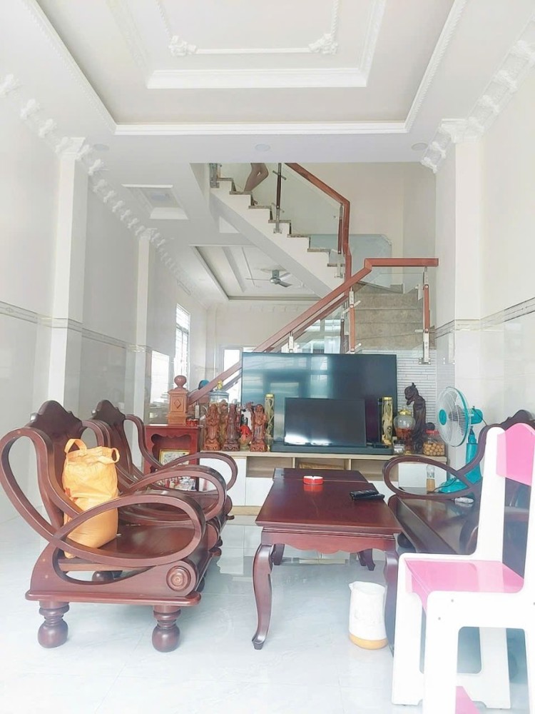 Bán nhà đường 160, Tăng Nhơn Phú A, Q.9, TP HCM. DT 125 m2, 3 tầng, 3PN, SH, 8.6 tỷ