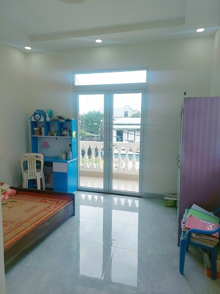 Bán nhà đường 160, Tăng Nhơn Phú A, Q.9, TP HCM. DT 125 m2, 3 tầng, 3PN, SH, 8.6 tỷ