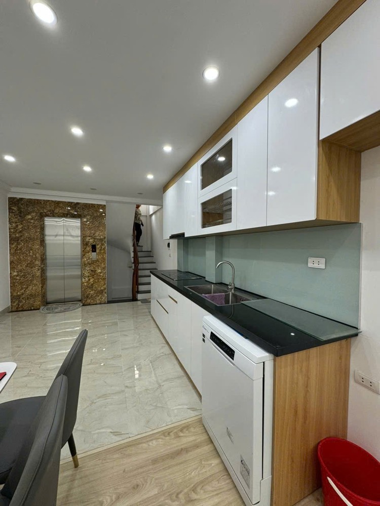 BÁN NHÀ NGỌC THỤY 34M² – 6 TẦNG – GIÁ 9.8 TỶ