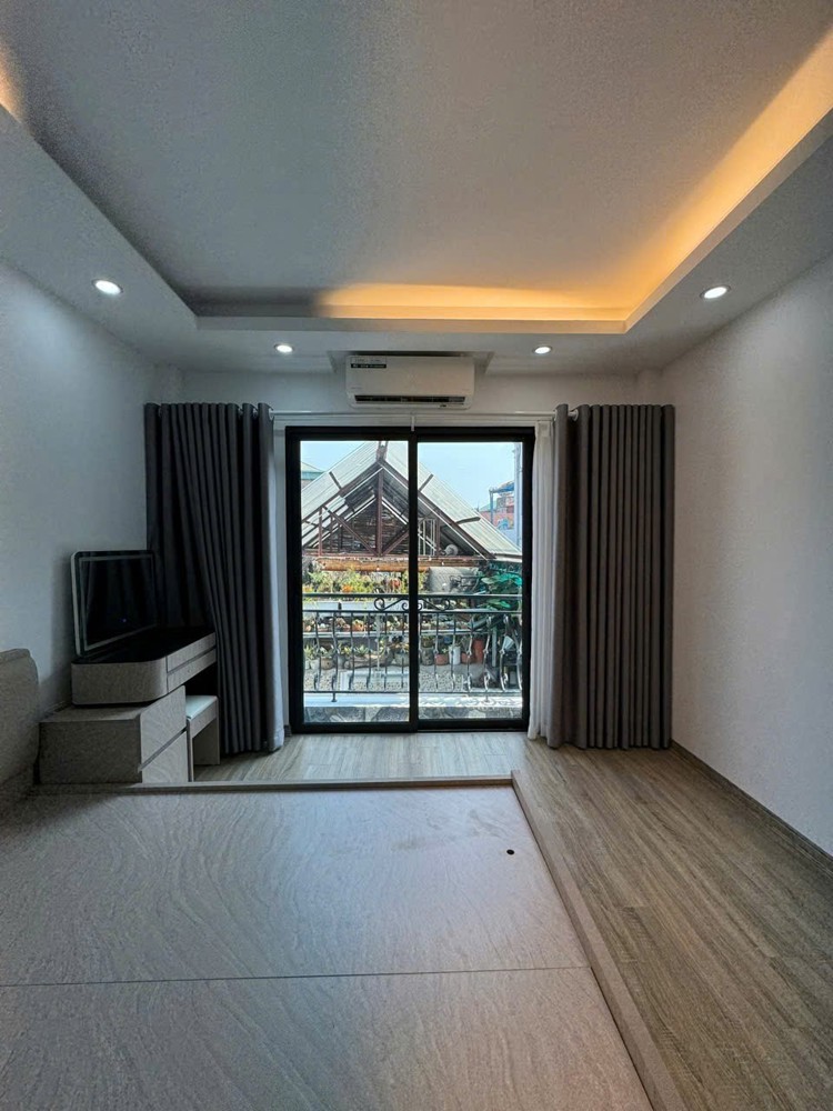 BÁN NHÀ NGỌC THỤY 34M² – 6 TẦNG – GIÁ 9.8 TỶ