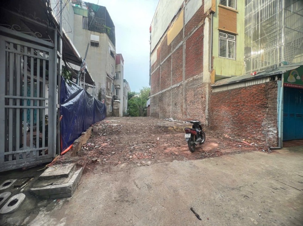 Chỉ 85tr/m Bán đất Việt Hưng mới, Ngô Gia Tự, vuông đẹp, oto đỗ cổng. LH 0936123469