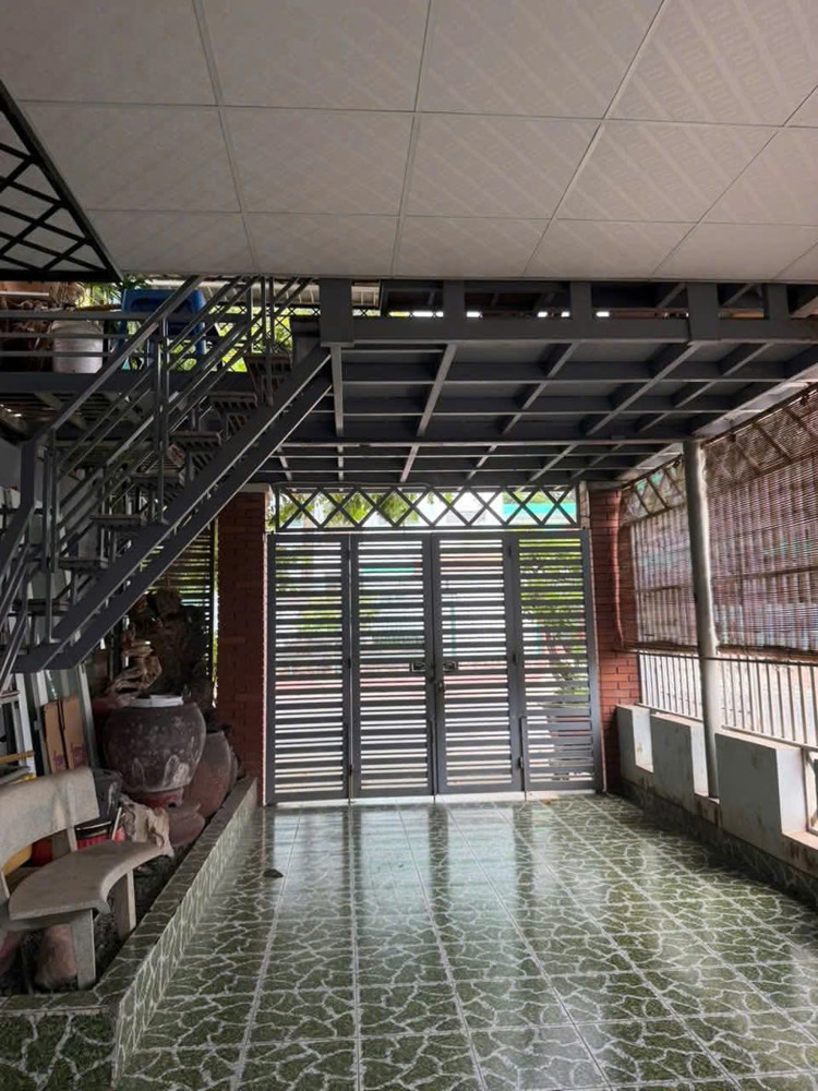 Căn nhà 1 trệt 2 lầu góc 2 MT số 248 Nguyễn Hữu Cảnh - P. Rạch Dừa
Dt : 121 m2 ( 5 x 24) Diện tích