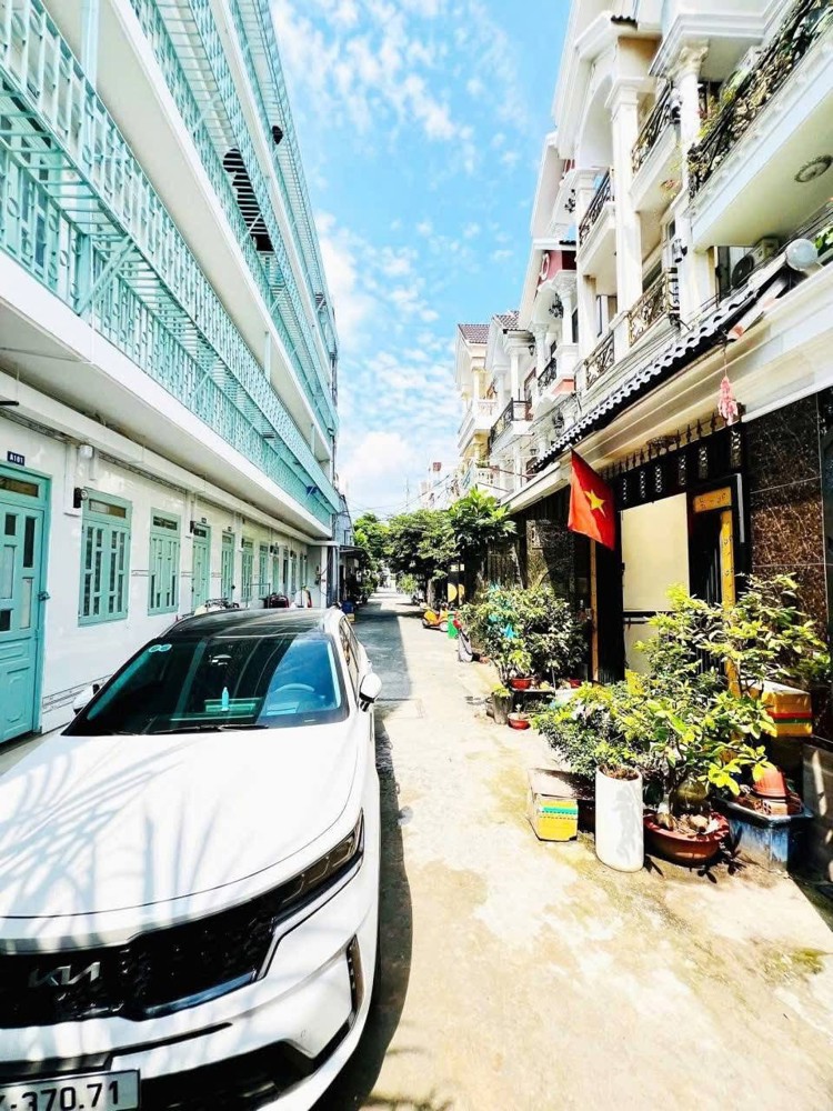 NHÀ 4 TẦNG BTCT MÁI THÁI 75M², GẦN CHỢ THIẾC. HẺM XE HƠI LÊ VĂN KHƯƠNG Q.12